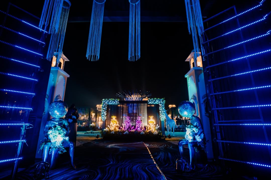 When the night unfolded like a fairytale… Draped in black & blue elegance,@saurabh_madhwani & @c (10)